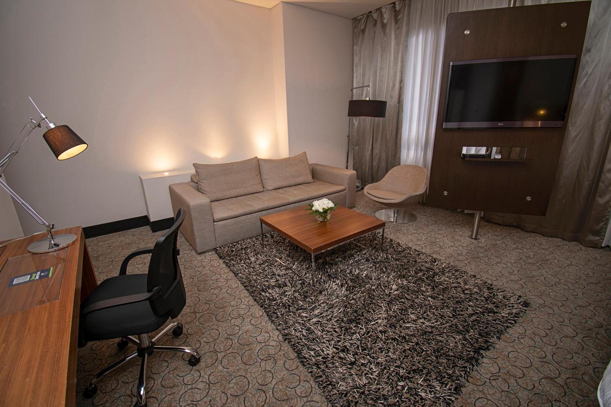 Hotel Doubletree By Hilton Bogota Parque 93 Exterior foto