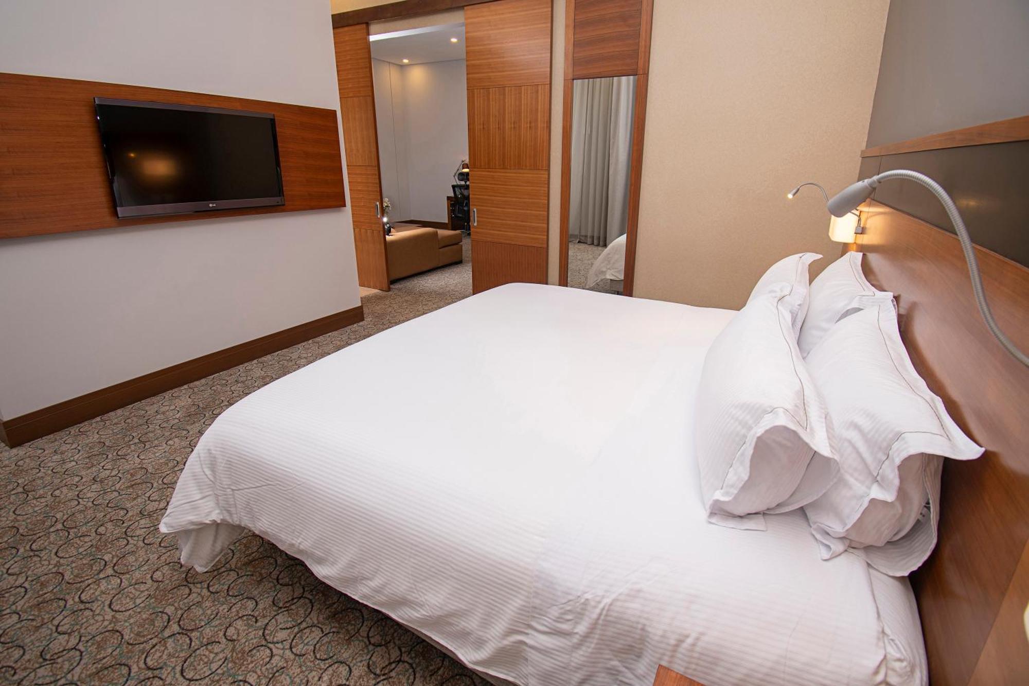 Hotel Doubletree By Hilton Bogota Parque 93 Exterior foto