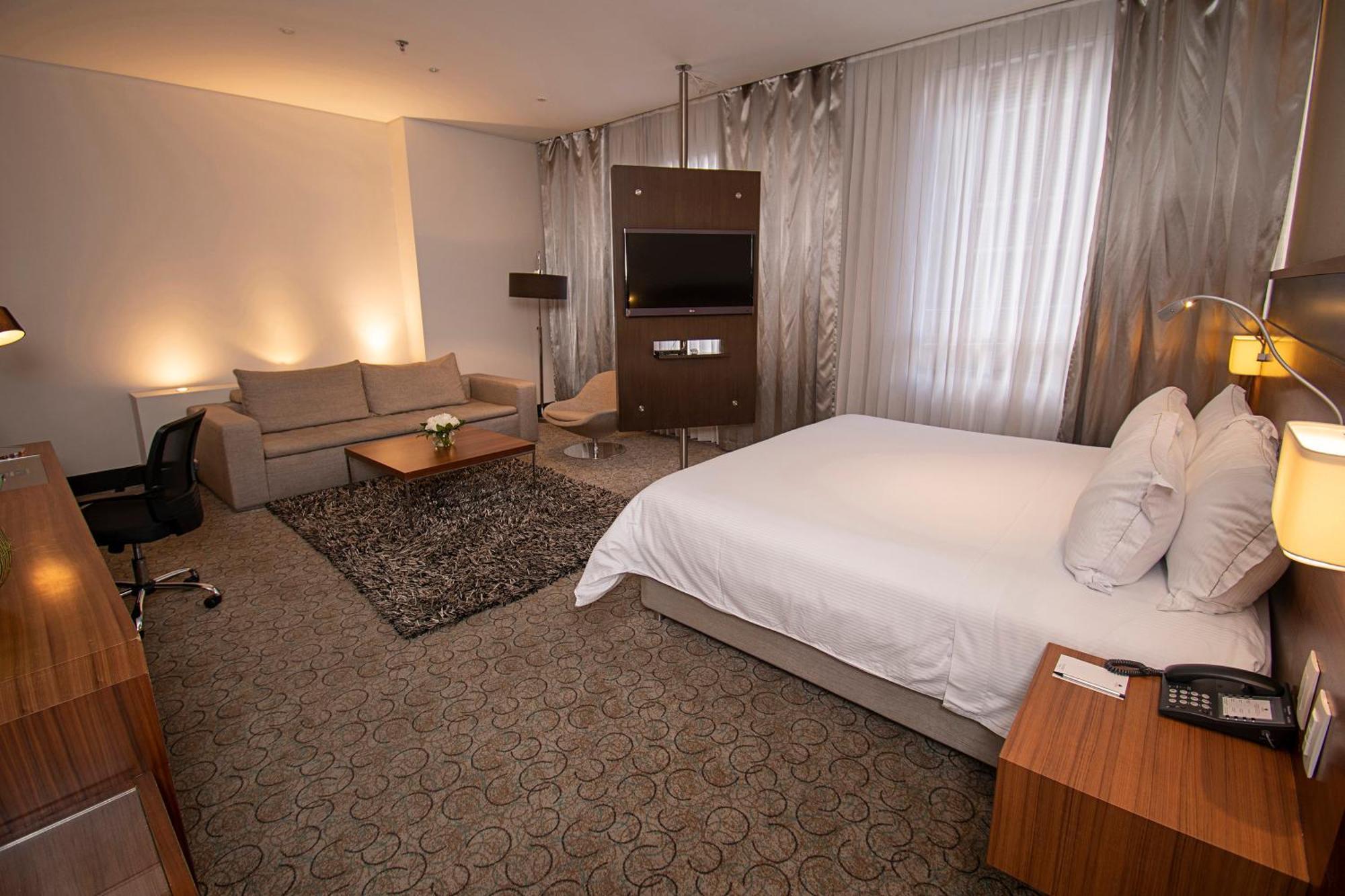 Hotel Doubletree By Hilton Bogota Parque 93 Exterior foto